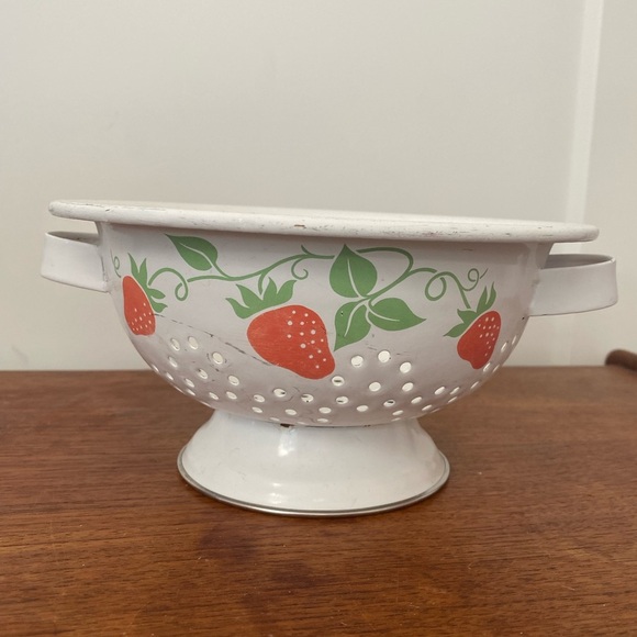 Vintage Teleflora 1983 Strawberry Country Kitchen Strainer Drainer Colander 8'' - Picture 4 of 11